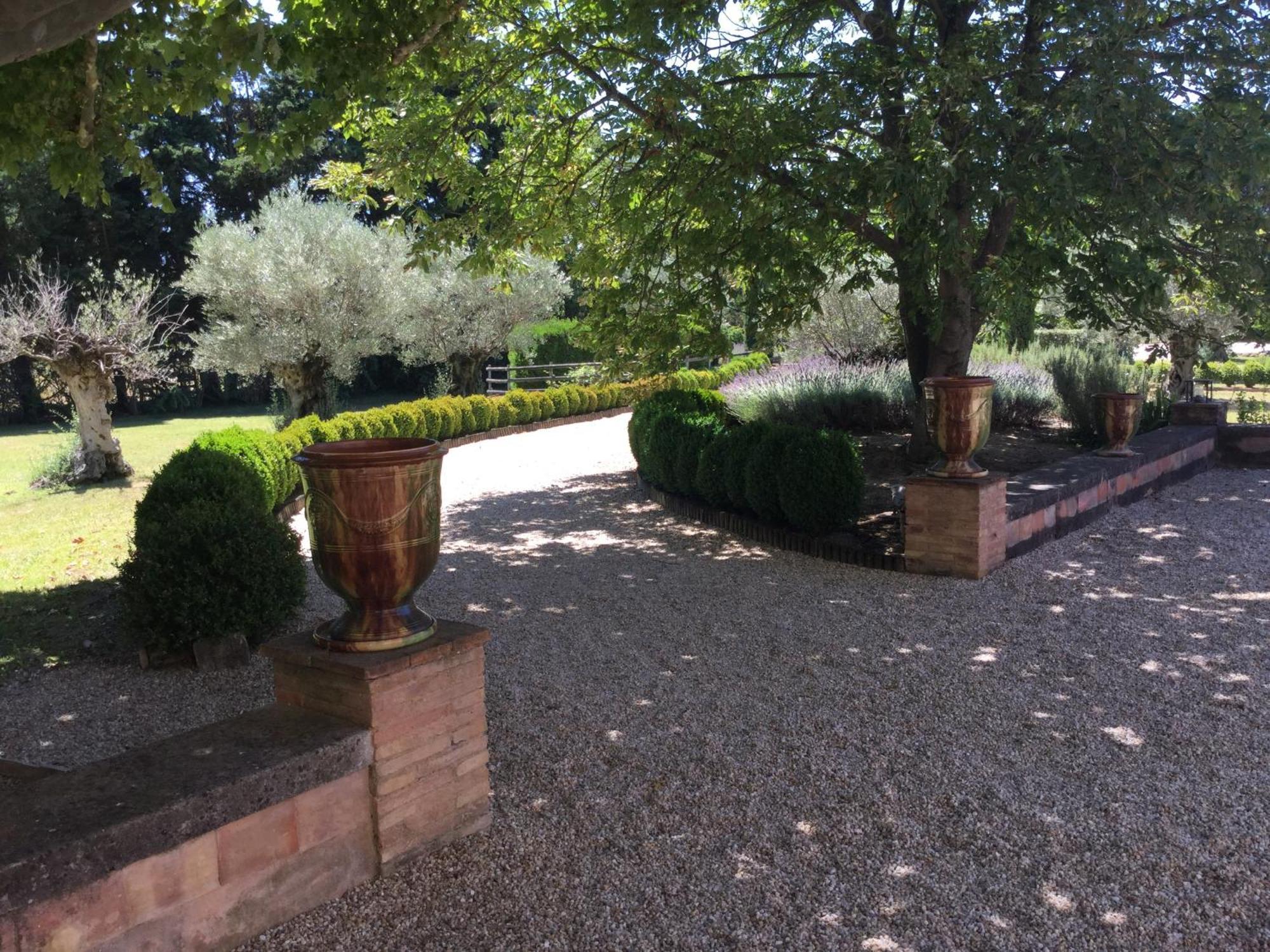 Superbe Mas Provençal 600m2 avec une Superbe Piscine Chauffée et très grand jardin 9000m2, situé au cœur du Luberon en campagne proche de L'Isle sur la Sorgue, 12 personnes, LS2-17 FIGNOULADO Cavaillon Exterior foto