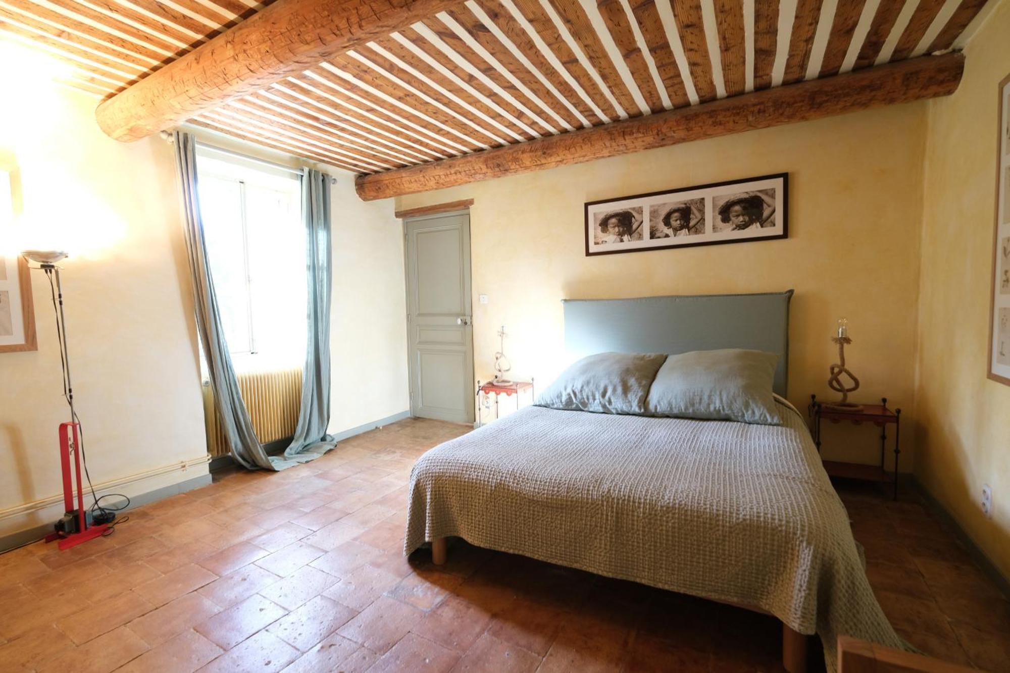 Superbe Mas Provençal 600m2 avec une Superbe Piscine Chauffée et très grand jardin 9000m2, situé au cœur du Luberon en campagne proche de L'Isle sur la Sorgue, 12 personnes, LS2-17 FIGNOULADO Cavaillon Exterior foto